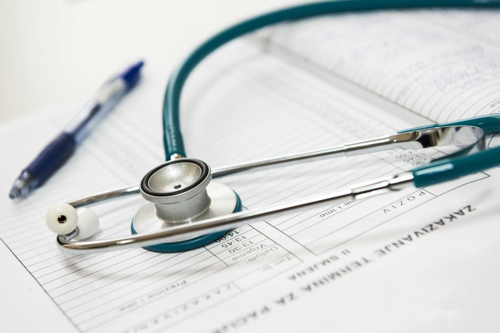 Responsabilidad médica estetoscopio